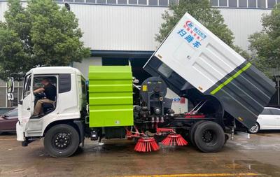 高效清潔利器 東風(fēng)天錦掃路車全面解析